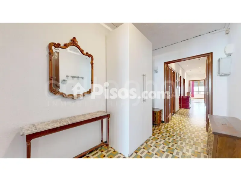 Ingresso - Ample Apartment with Terrace in Carrer de Císcar