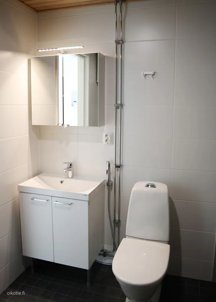 Vannitoad - Modern Flat with Garden in Tuira, Oulu