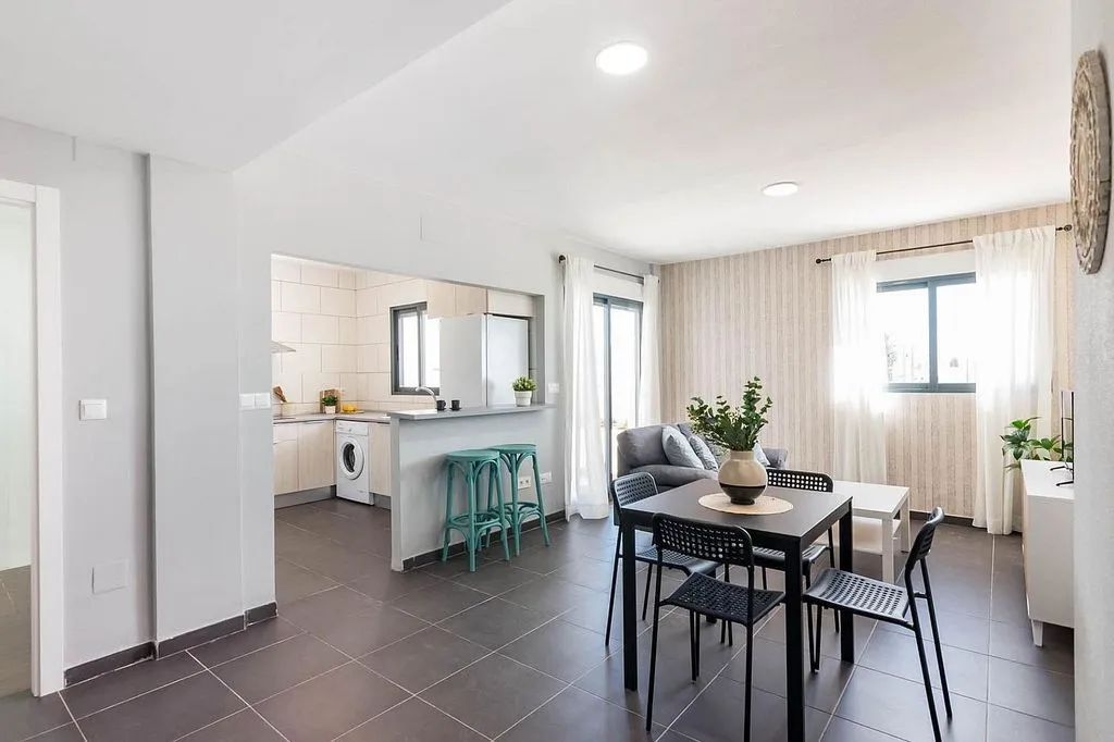 Söögituba - T2 Apartment with Pool in Fortuna