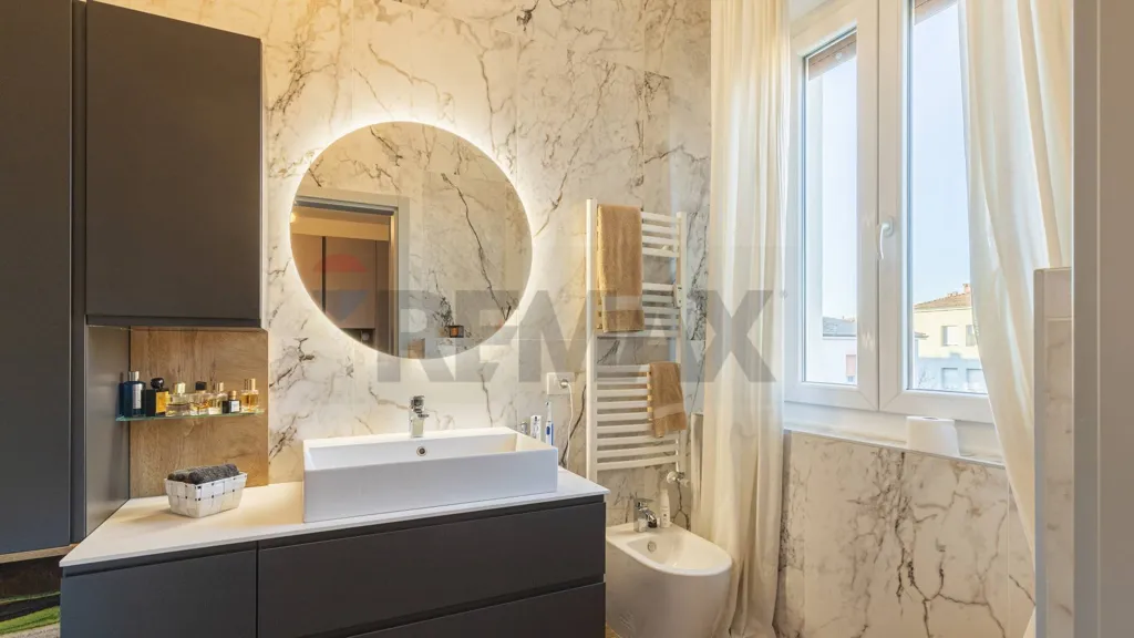 Vannitoad - Rearranged Apartment with Balcony in Modena