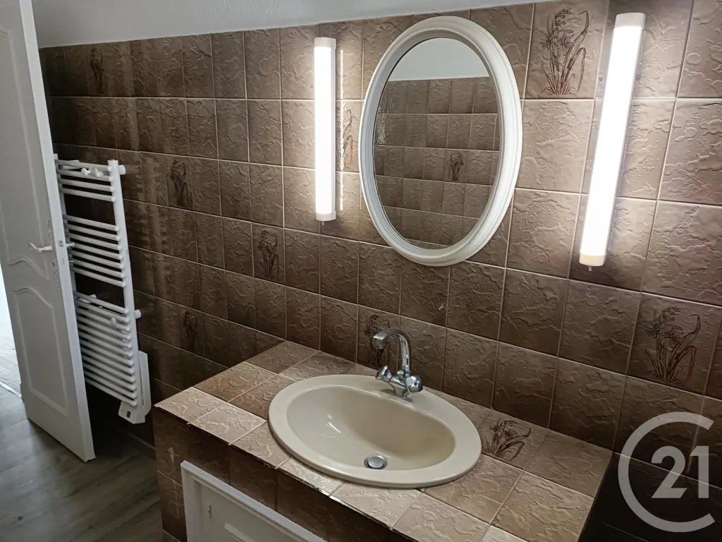 Salles de bain - Maison 2 Pièces avec Cour à Graulhet