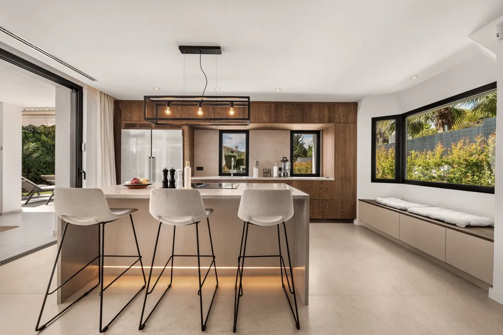 Cuisine - Luxury Villa with Pool in Nueva Andalucía