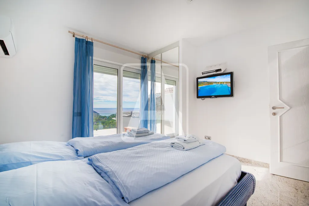 Chambres - Luxury Villa with Sea Views in Moraira