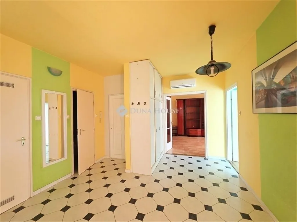 Ingresso - Spacious Brick Flat with Balcony in Pécs