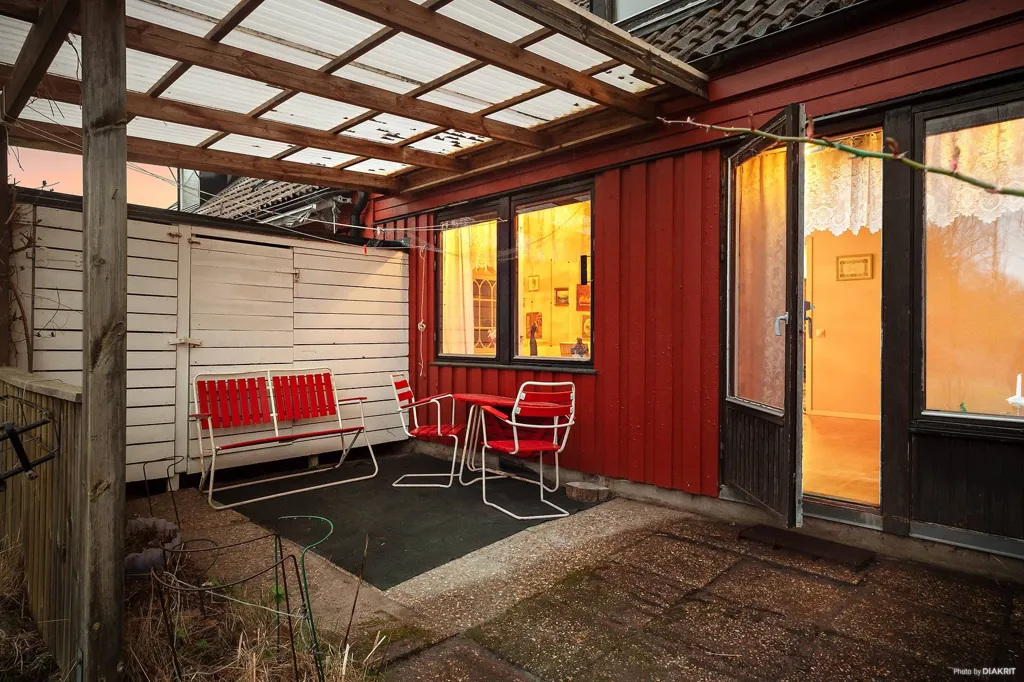 Terrass - Detached House with Balcony in Borås
