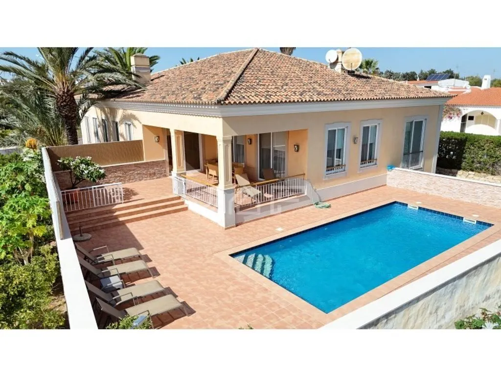 Bassein - Algarvian Style Villa with Pool in Albufeira