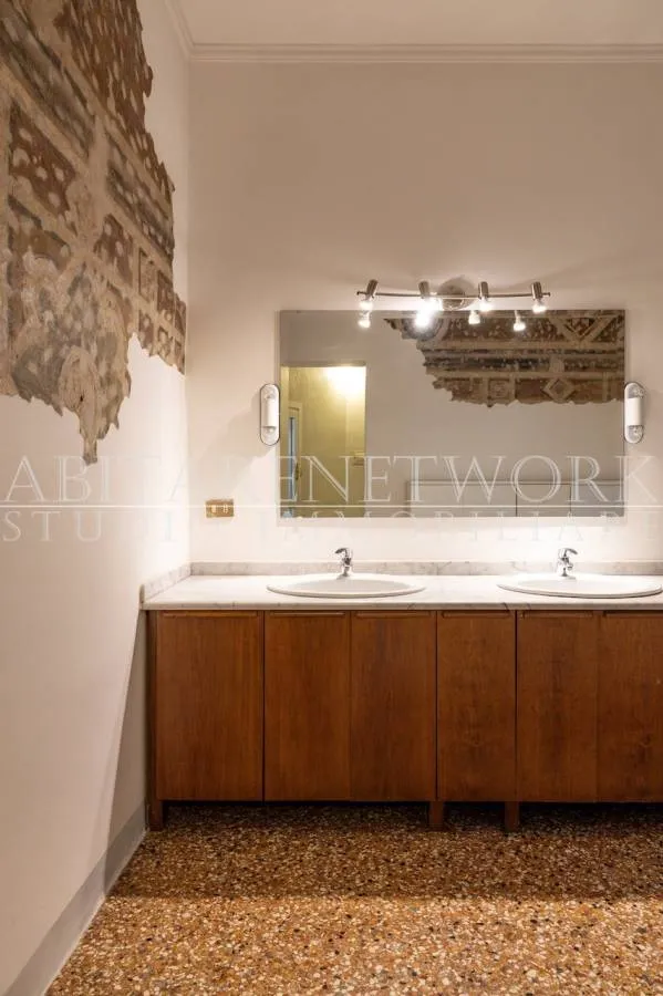 Bagni - Historic Apartment with Courtyard View in Padua