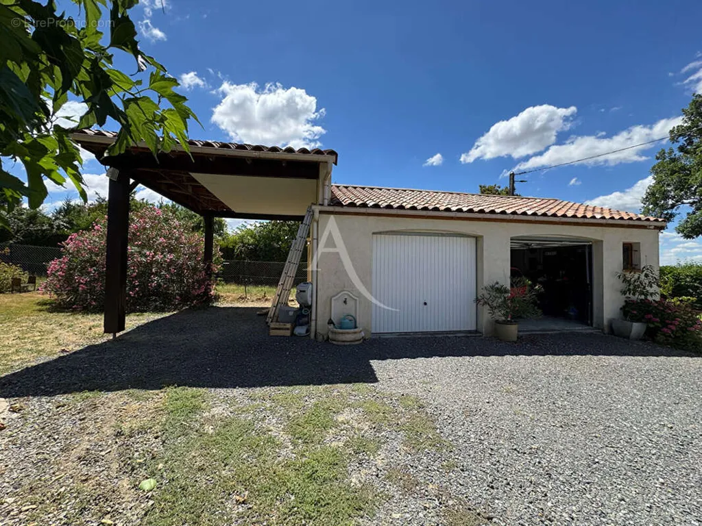 Välivaade - House with Pool in Labessière-Candeil