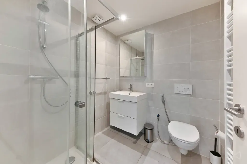 Bagni - Mixed-Use Building with Terrace in Leuven