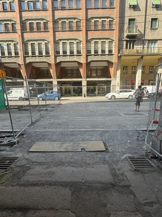 Toad - Double Parking Box in Central Bologna