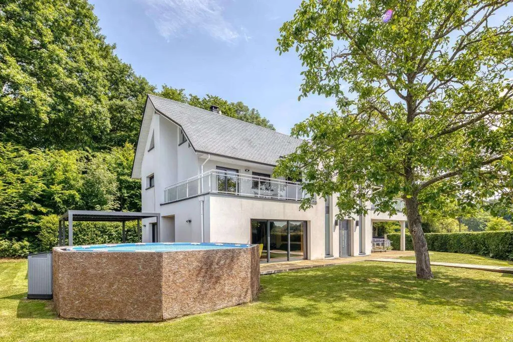 Piscine - Maison Familiale avec Jardin et Terrasse à Caumont
