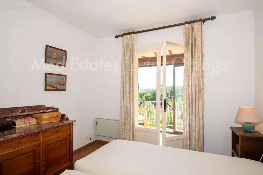 Chambres - Villa Luxueuse avec Vue Mer à Grimaud