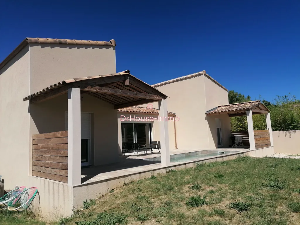 Extérieur - Maison avec Piscine et Terrasse à Rousson