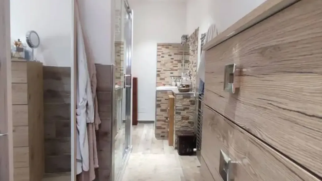 Salles de bain - Recently Refined Apartment with Terraces in Castelfiorentino