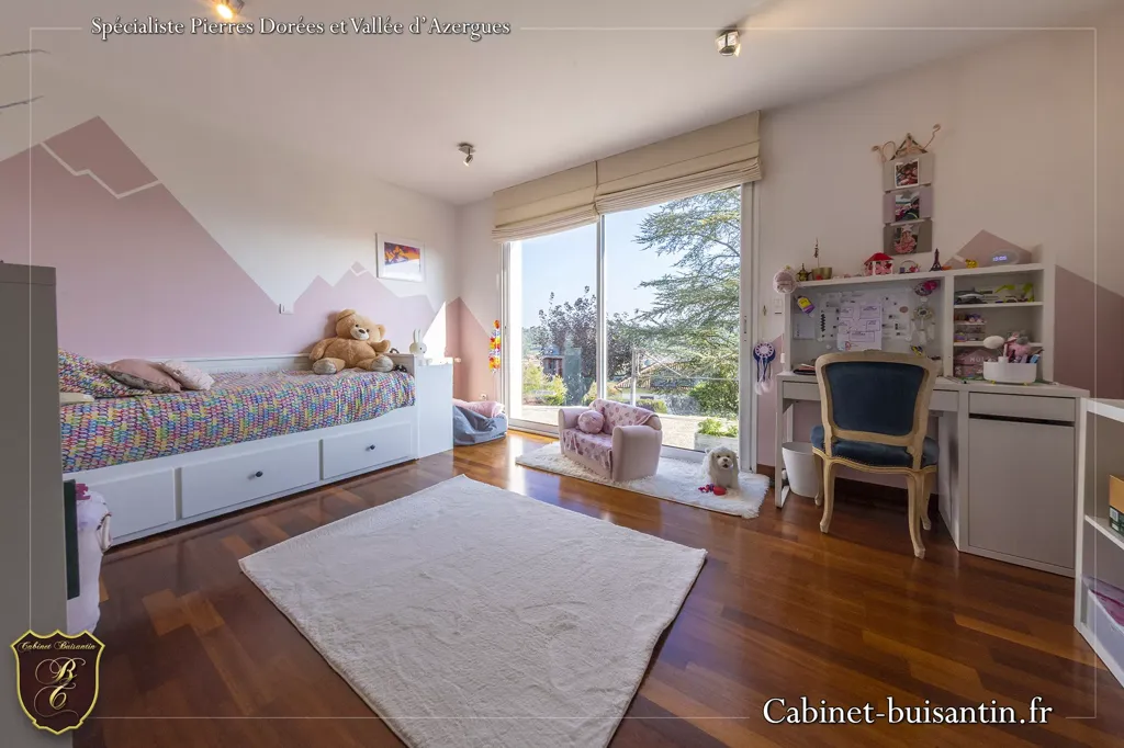 Magamistoad - Architectural Villa with 180° View in Chessy