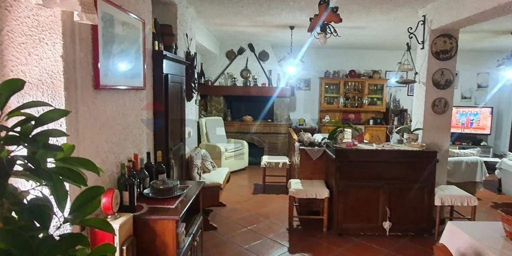 Salle à manger - Maison 10 pièces à IT