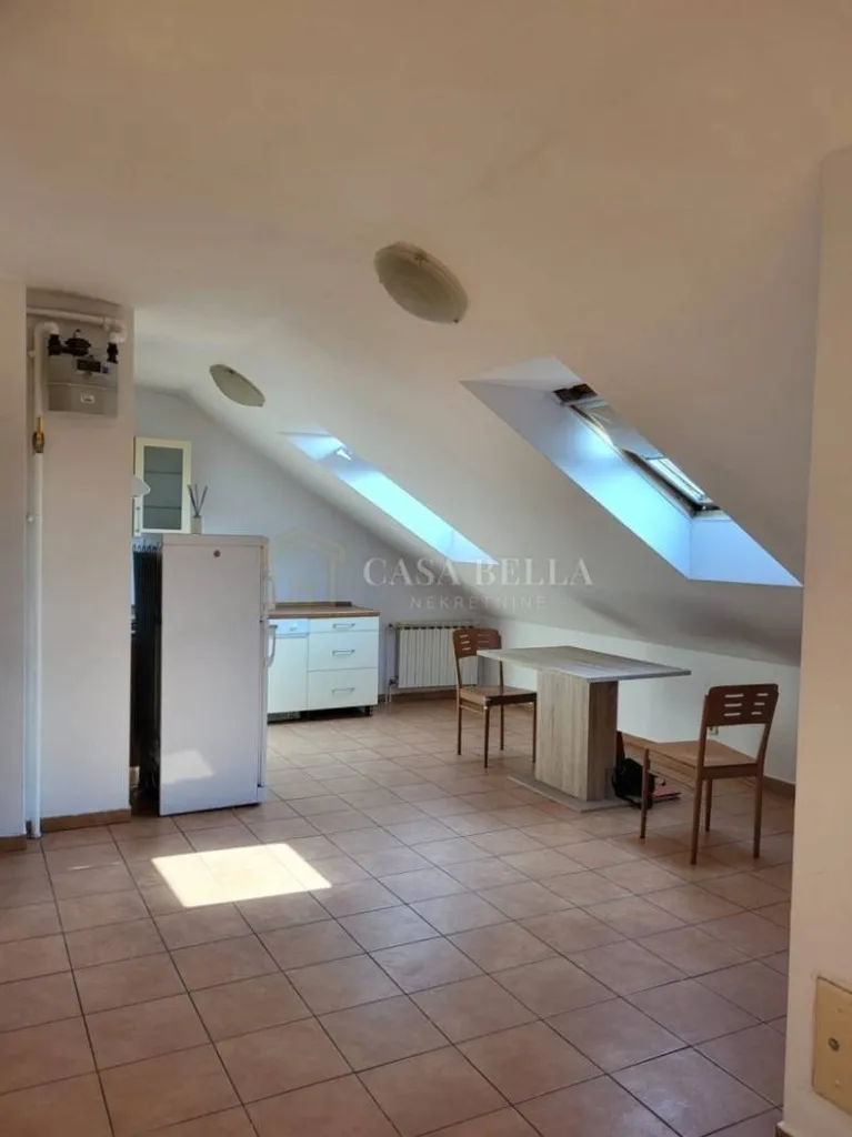 Pièces - Apartment with Balcony in Trešnjevka, Zagreb