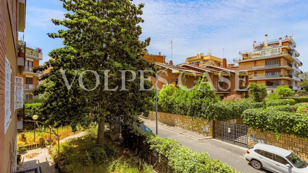 Extérieur - Partially Furnished Flat with Balcony in Rome