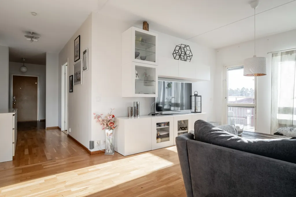 Living Room - Apartment with Balcony in Segeltorp, Stockholm