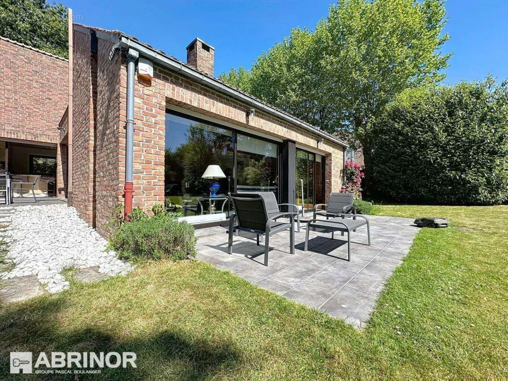 Terrasse - Villa d'Architecte dans un Écrin de Verdure à Wasquehal