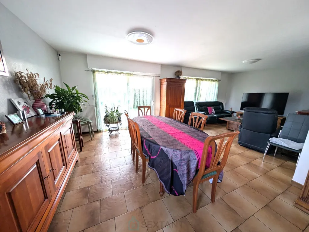 Salle à manger - Maison avec Terrain et Bâtiments Annexes à Baud