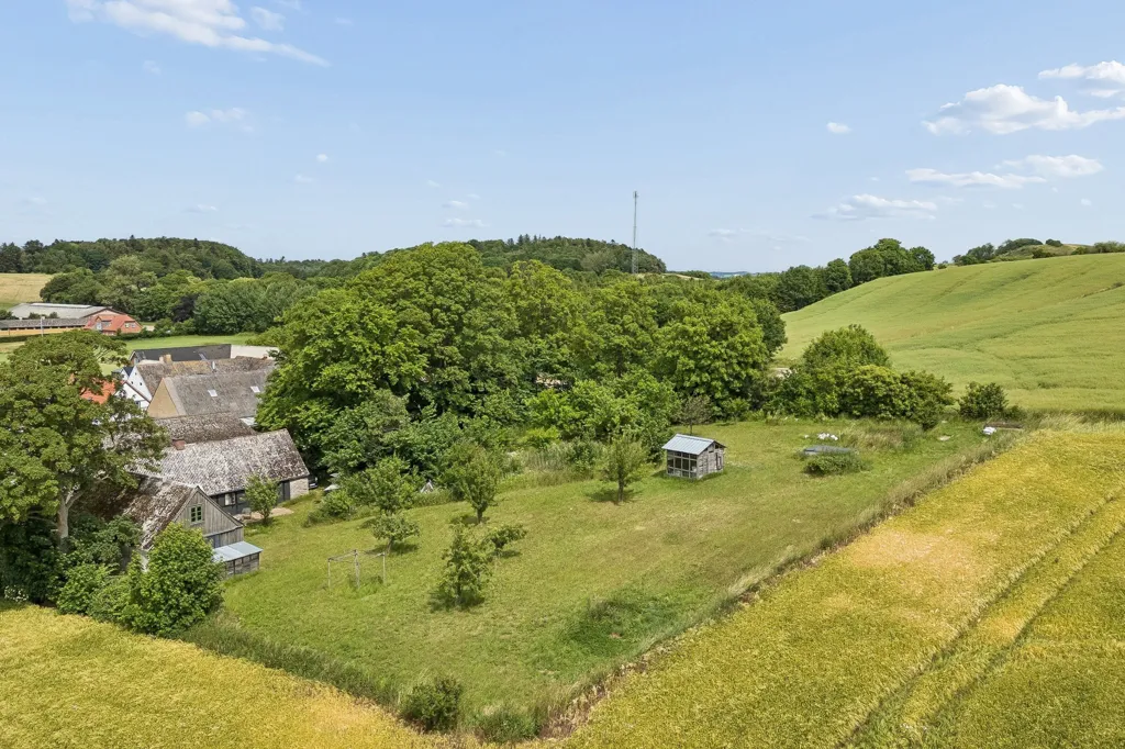 Õhuvaade - Historic Villa with Large Garden in Knebel