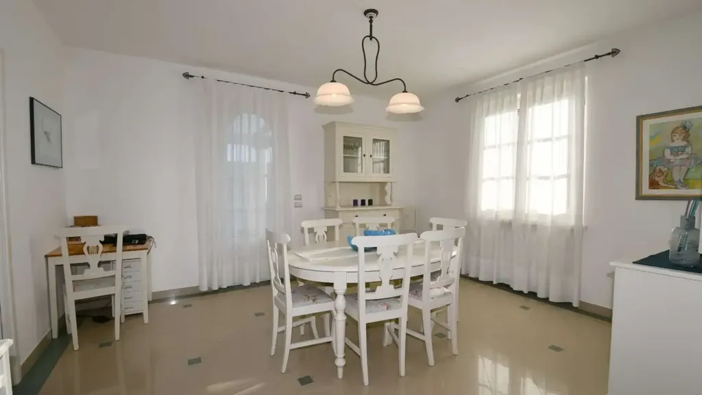 Söögituba - Villa with Pool in Forte Dei Marmi