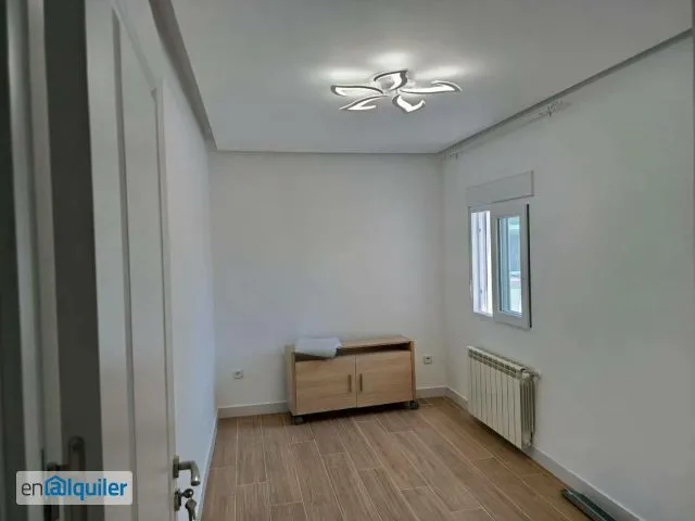 Rooms - Fully Furnished Flat with Ascensor in Latina