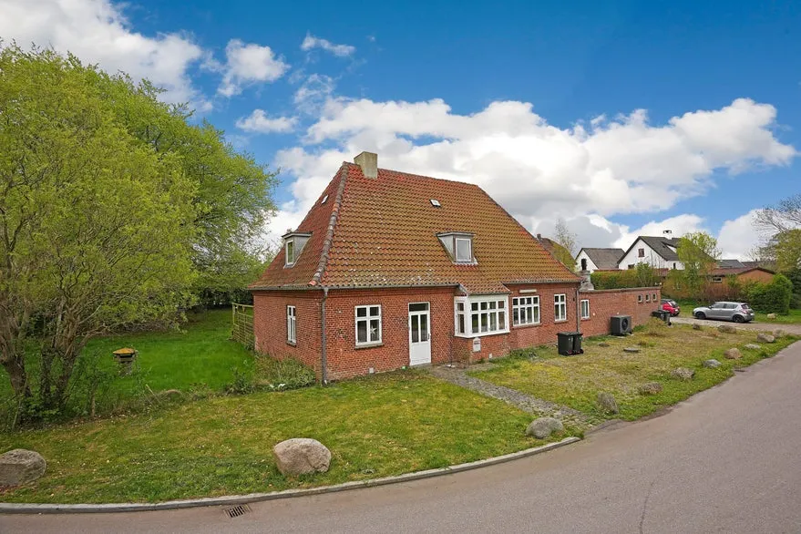Exterior - Old Property with Two Units near Kalundborg
