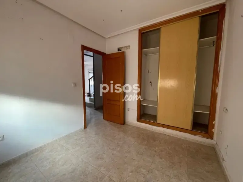 Rooms - 3-bedroom house in ES