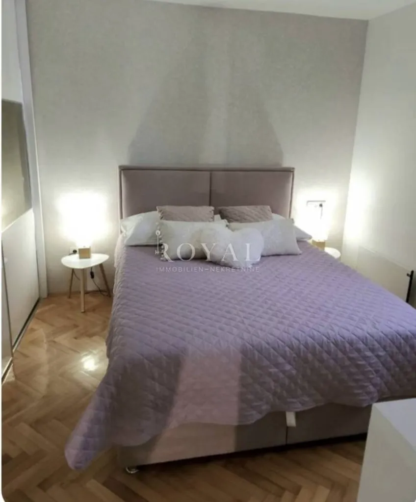 Magamistoad - Two-Bedroom Apartment with Balcony in Volosko