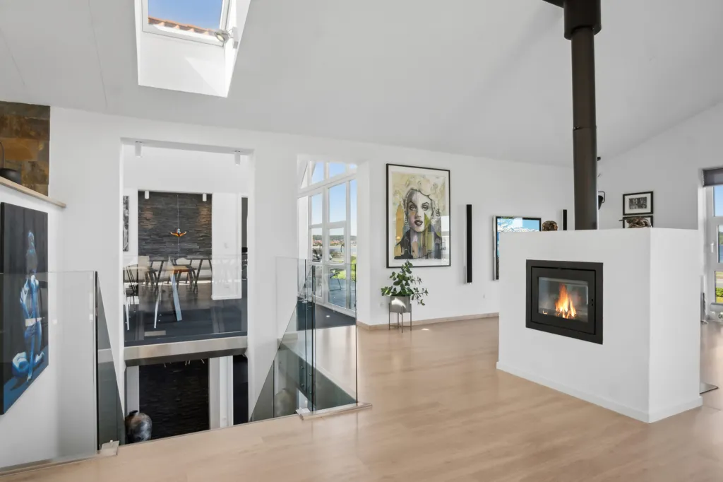 Séjour - Architectural House with Water View in Aabenraa