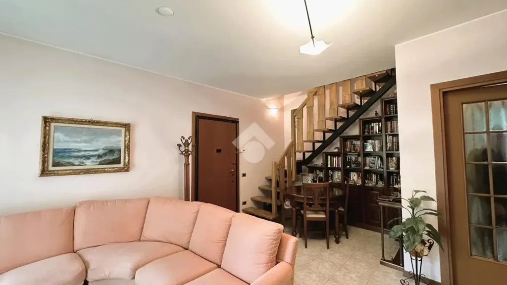 Séjour - Spacious Apartment with Balcony in Vimercate