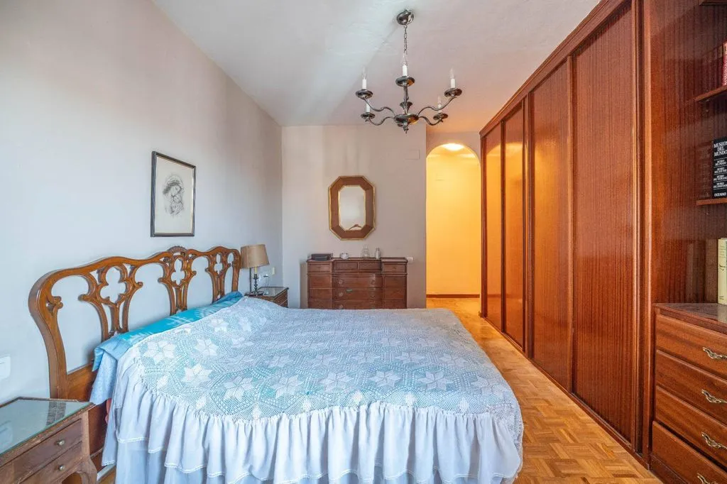 Magamistoad - Luxury Flat with Balcony in Gran Capitán, Granada