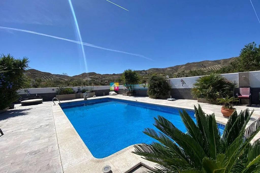 Piscine - Chalet with Pool and Terrace in Arboleas