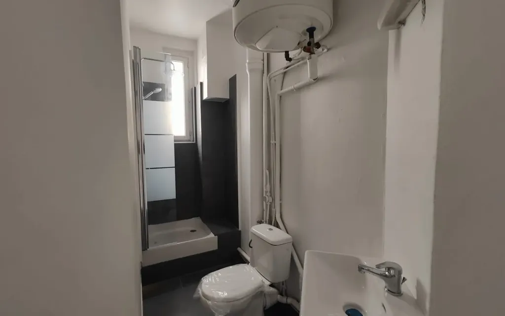 Vannitoad - Modernised 2-Bed Flat in Saint-Ouen Centre