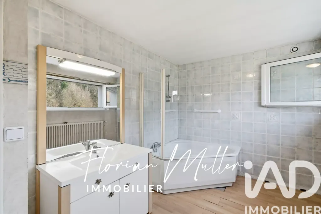 Bathrooms - Single-Level House with Terrace in Bethoncourt