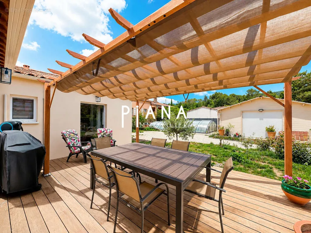 Terrass - Eco-Friendly Villa with Pool in Saint-Zacharie