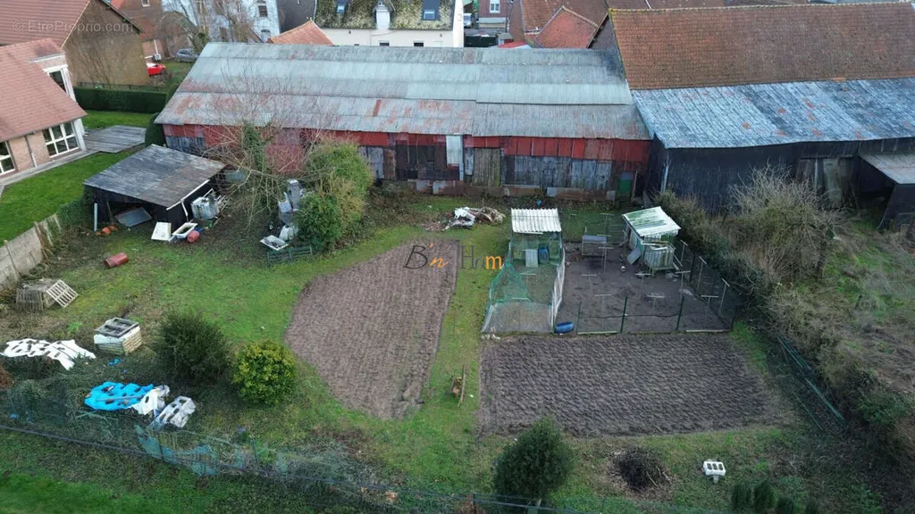 Vue aérienne - Corps de Ferme avec Jardin à Bertincourt