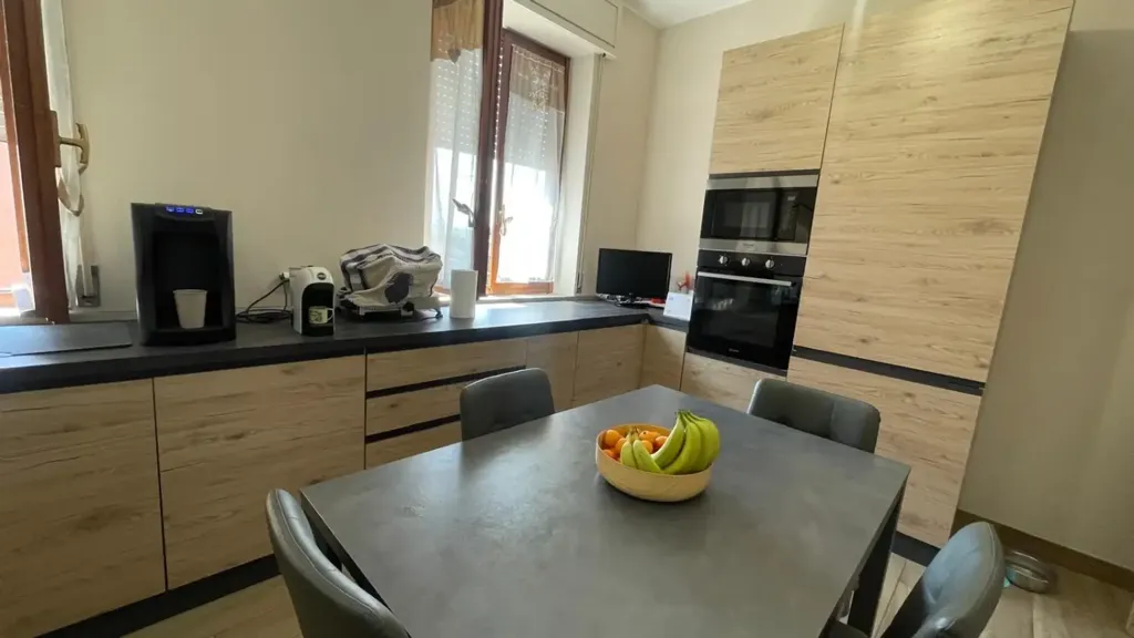 Cuisine - Modernised Apartment with Balcony in Piacenza