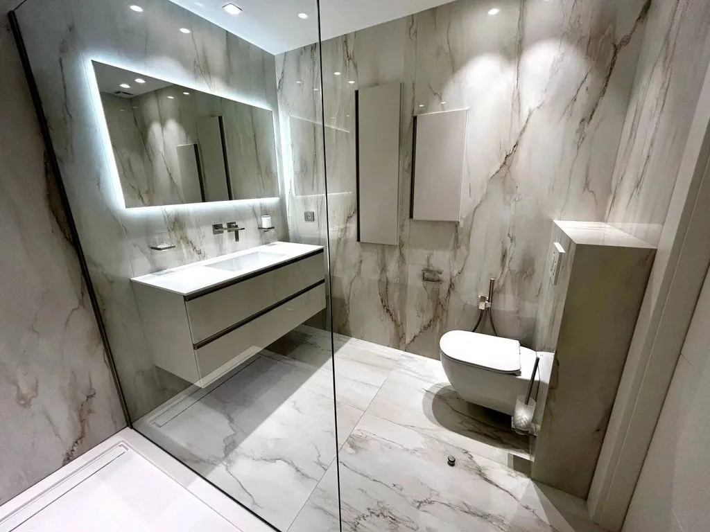 Vannitoad - 2-Bedroom Apartment with Sea View in Cannes Croisette