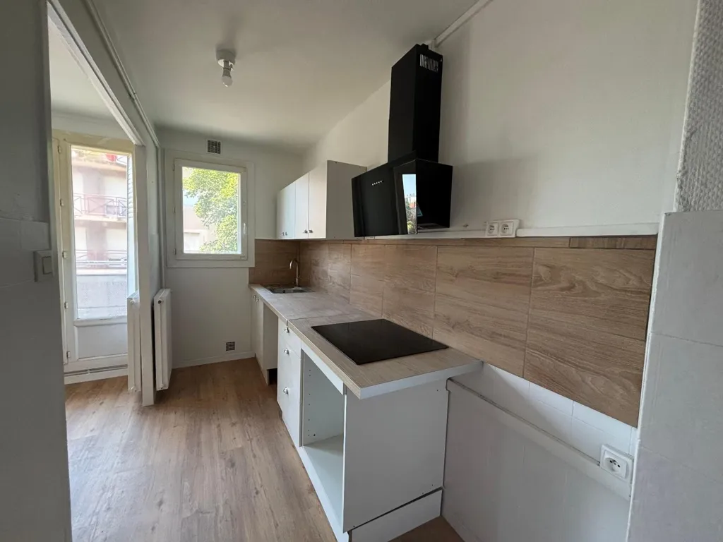 Cuisine - Appartement 4 Pièces avec Balcon à Valence