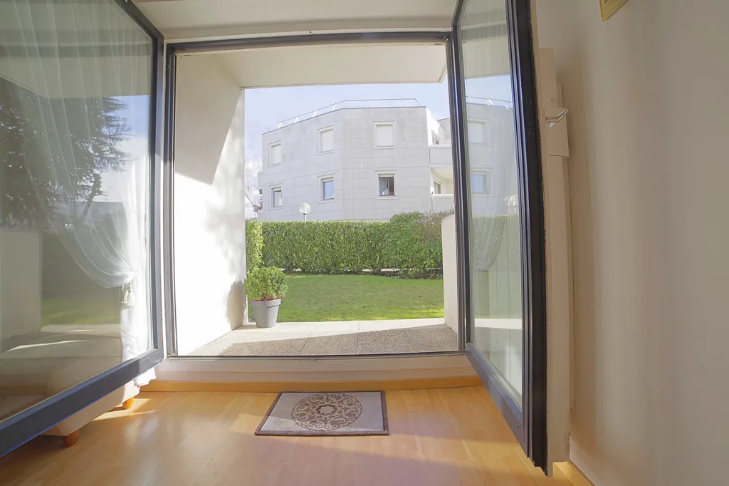 Entrée - Appartement 3 Pièces avec Services à Le Chesnay