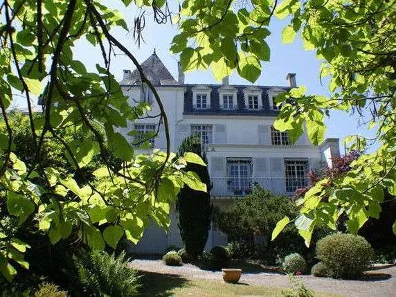 Jardin - Maison de 8 Chambres avec Jardin dans le Pentagone