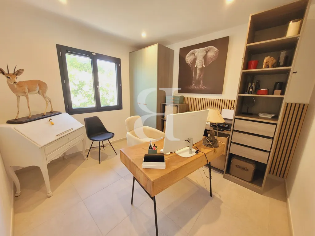 Kabinet - Contemporary Villa with Pool in La Bégude de Mazenc