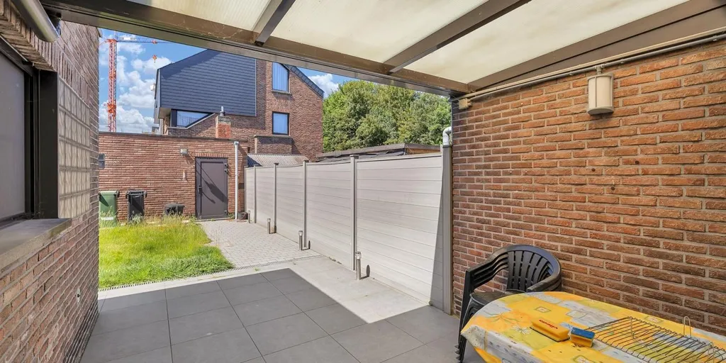 Aed - Family House with Terrace in Erembodegem