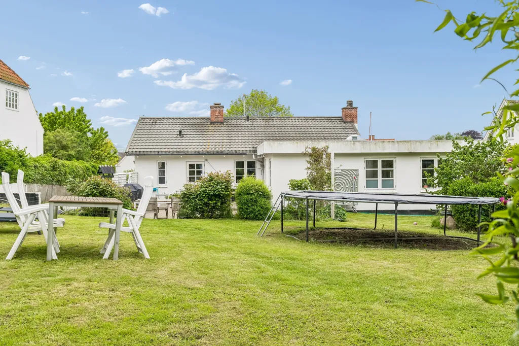 Jardin - Charming Villa with Garden in Ramløse