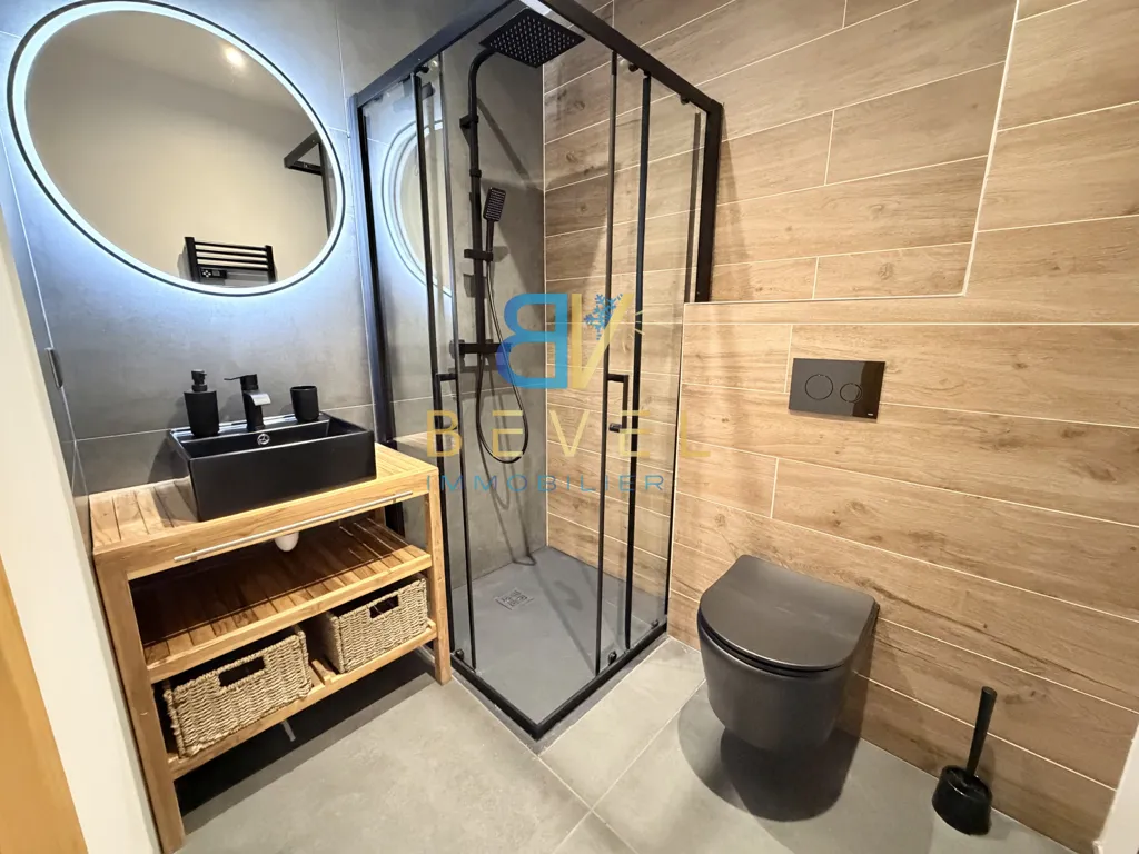 Bagni - Contemporary Chalet with Panoramic View in La Toussuire