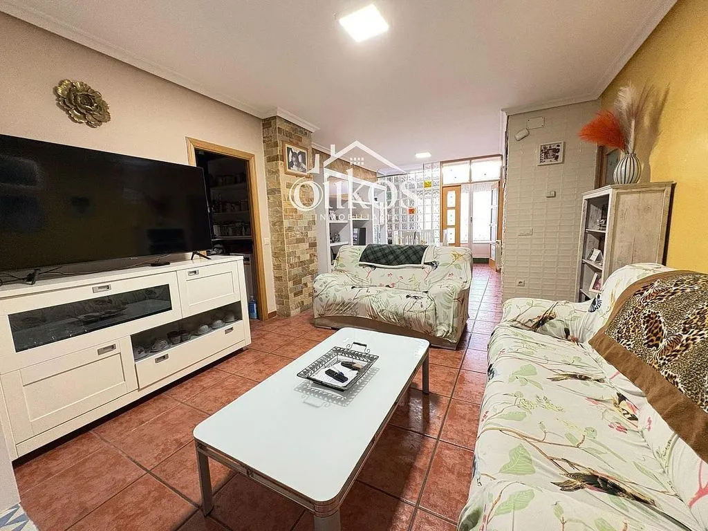 Séjour - Ground Floor Flat with Independent Entry in Barrio Blanco