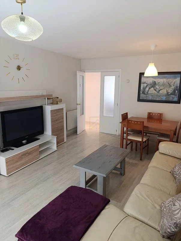 Elutuba - Apartment with Lift in Granja Poch Square, Torrelavega